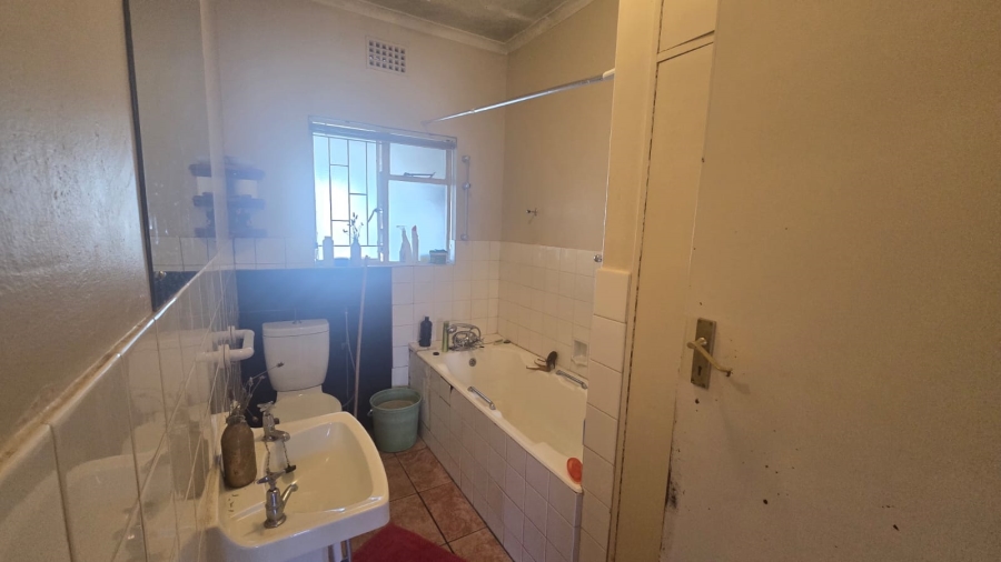 4 Bedroom Property for Sale in Avondale Western Cape